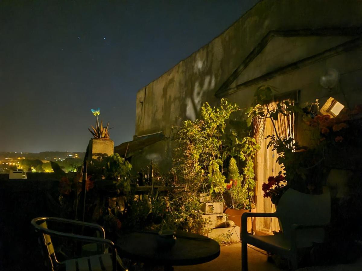 Un Nid Sur Les Toits Face Au Palais Des Papes Appartement Avignon Buitenkant foto